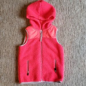 Old Navy girls vest. Size 6-7. Great shape!